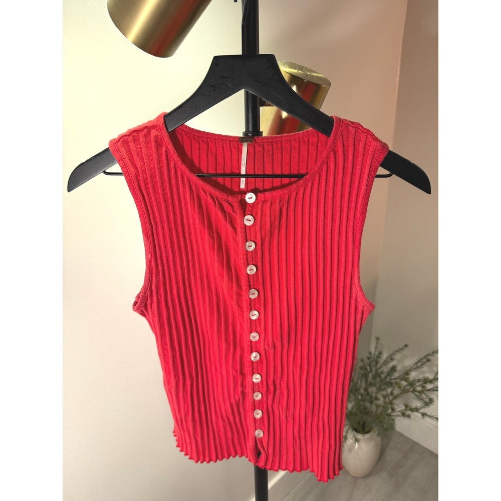 Free People rib tank cherry red french parisian style chic buttons layering med